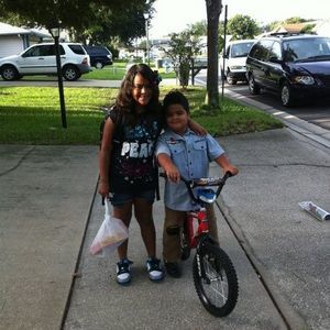 Meet your Posher, Eduardo